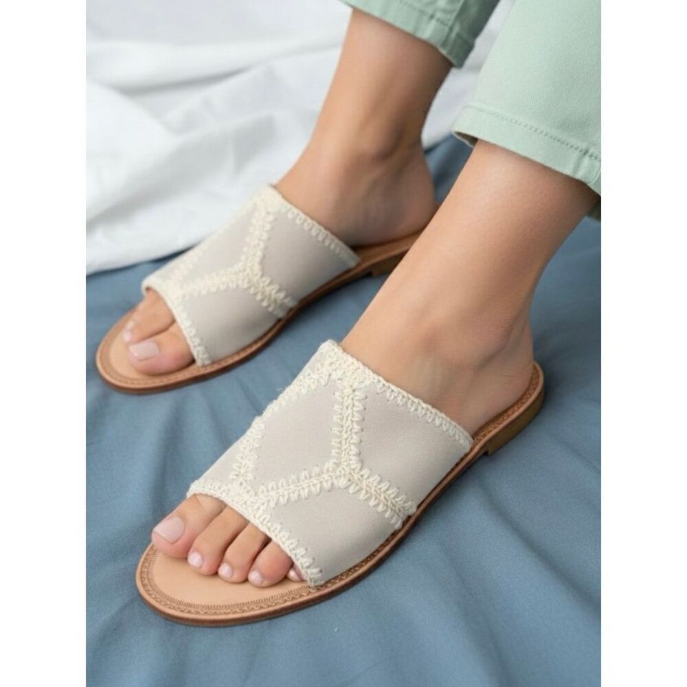 NEW Frye Women’s 6 1/2 Ava Crochet Suede Slides Sandals in Ivory NIB